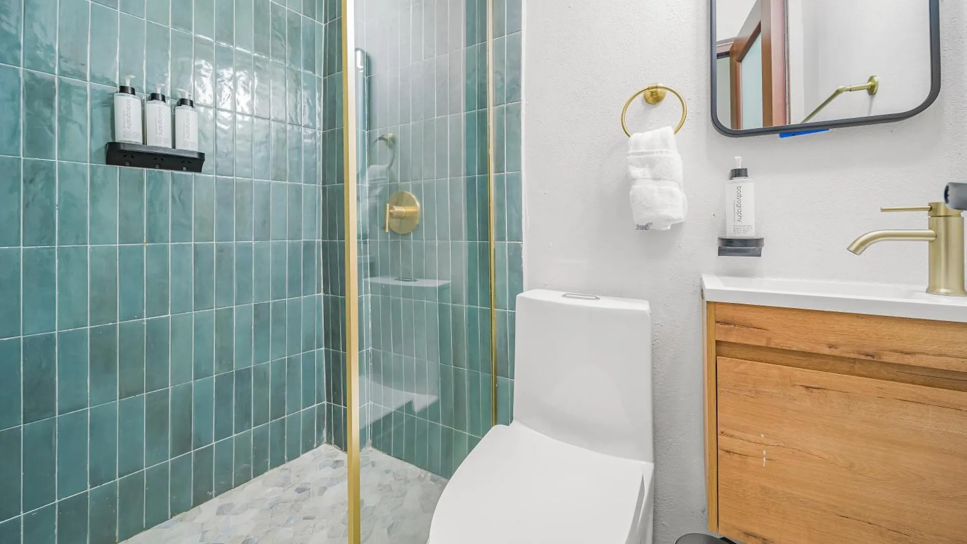 Room 9 Sleek & Serene Stay In San Juan Puerto Rico