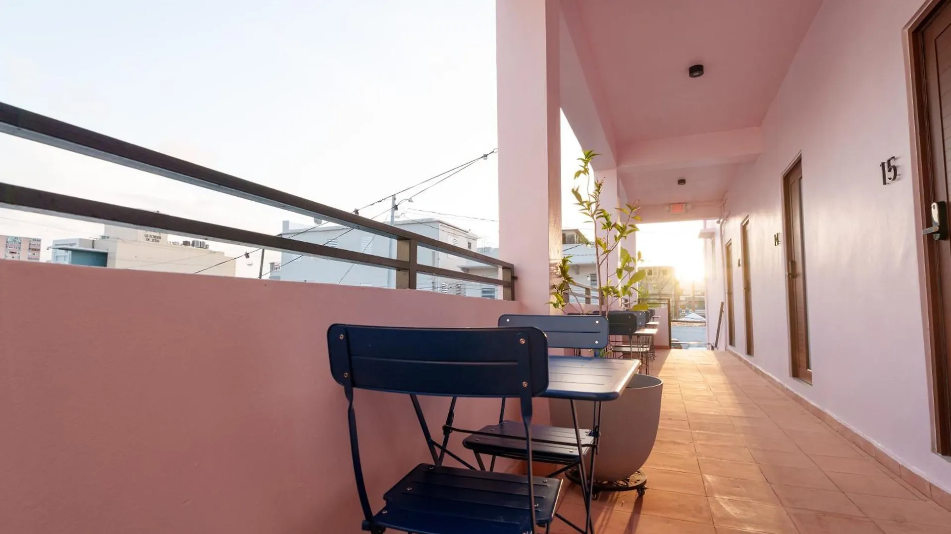 Room 9 Sleek & Serene Stay In San Juan